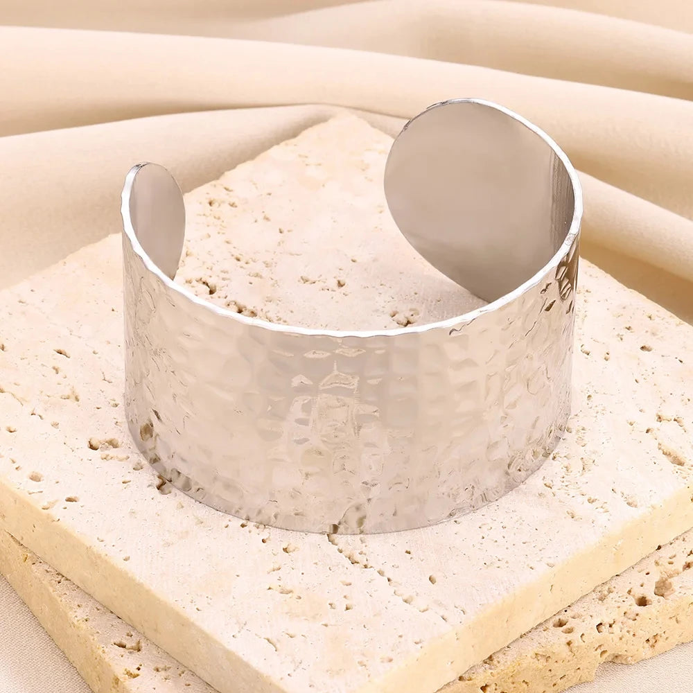 Exquisite Classic Cuff Bracelet - VEYAROSE