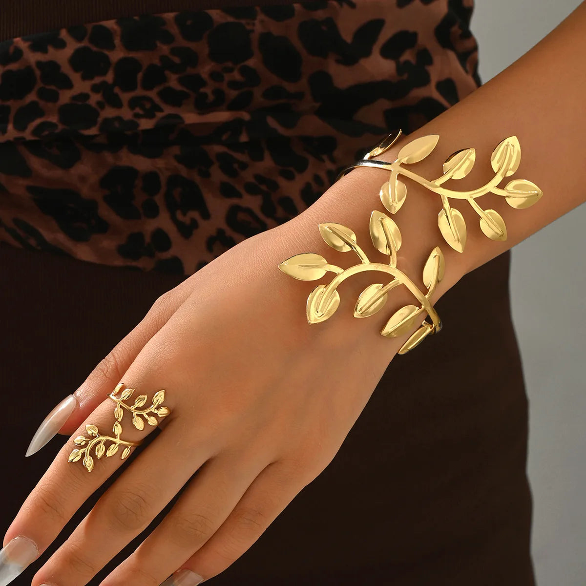 Metal Three-dimensional Body Chain - VEYAROSE
