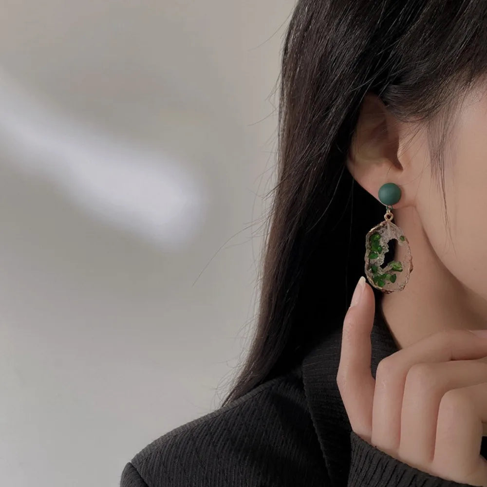 Emerald Organic Drop Earrings - VEYAROSE