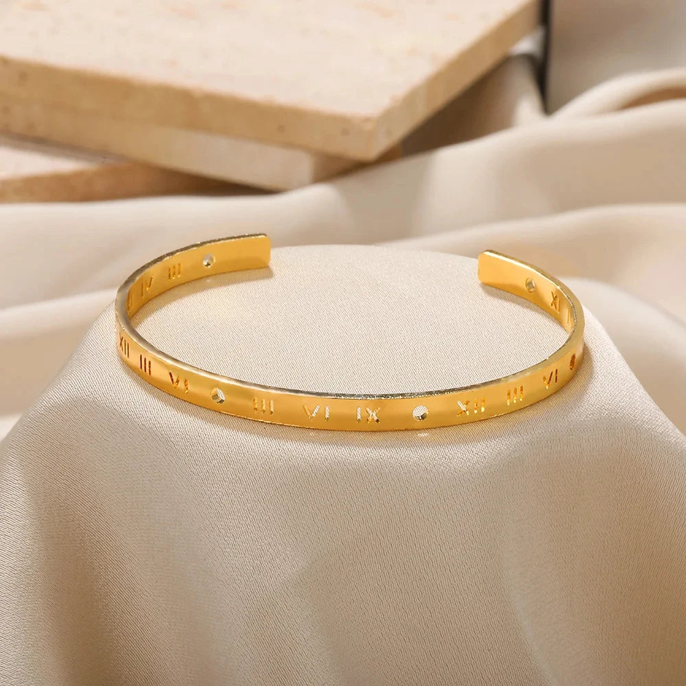 Exquisite Classic Cuff Bracelet - VEYAROSE