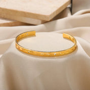 Exquisite Classic Cuff Bracelet - VEYAROSE