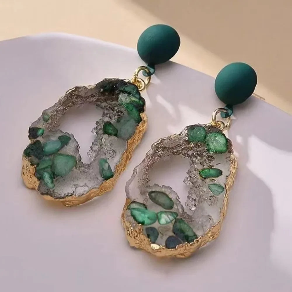 Emerald Organic Drop Earrings - VEYAROSE