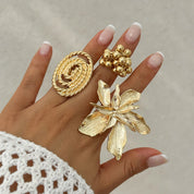 Flower Geometric Ring - VEYAROSE