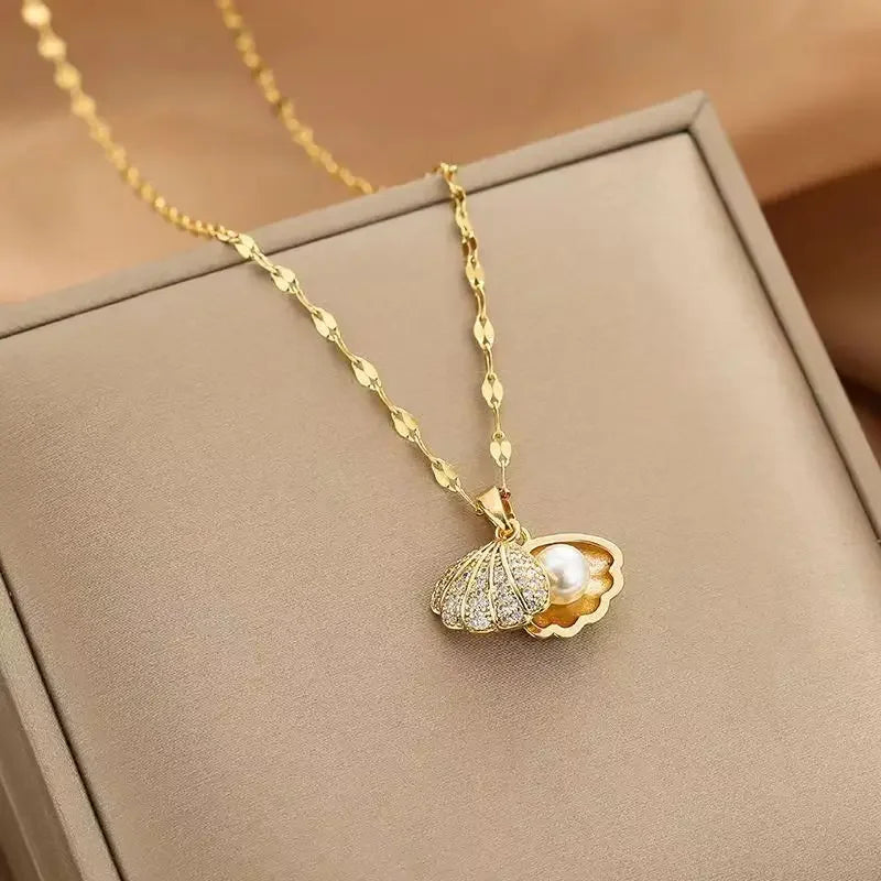 Pearl Heart Necklace - VEYAROSE