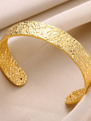 Exquisite Classic Cuff Bracelet - VEYAROSE