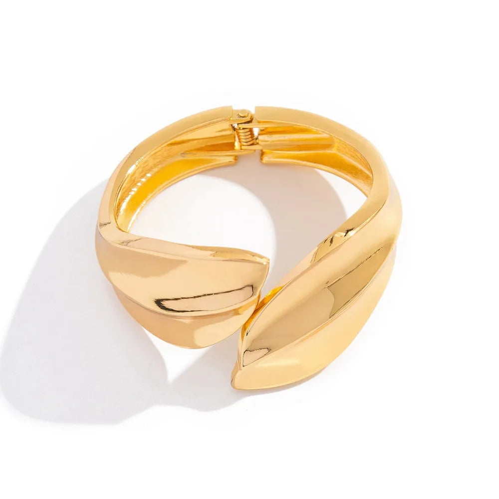 Chunky Wide Cuff Bracelet - VEYAROSE