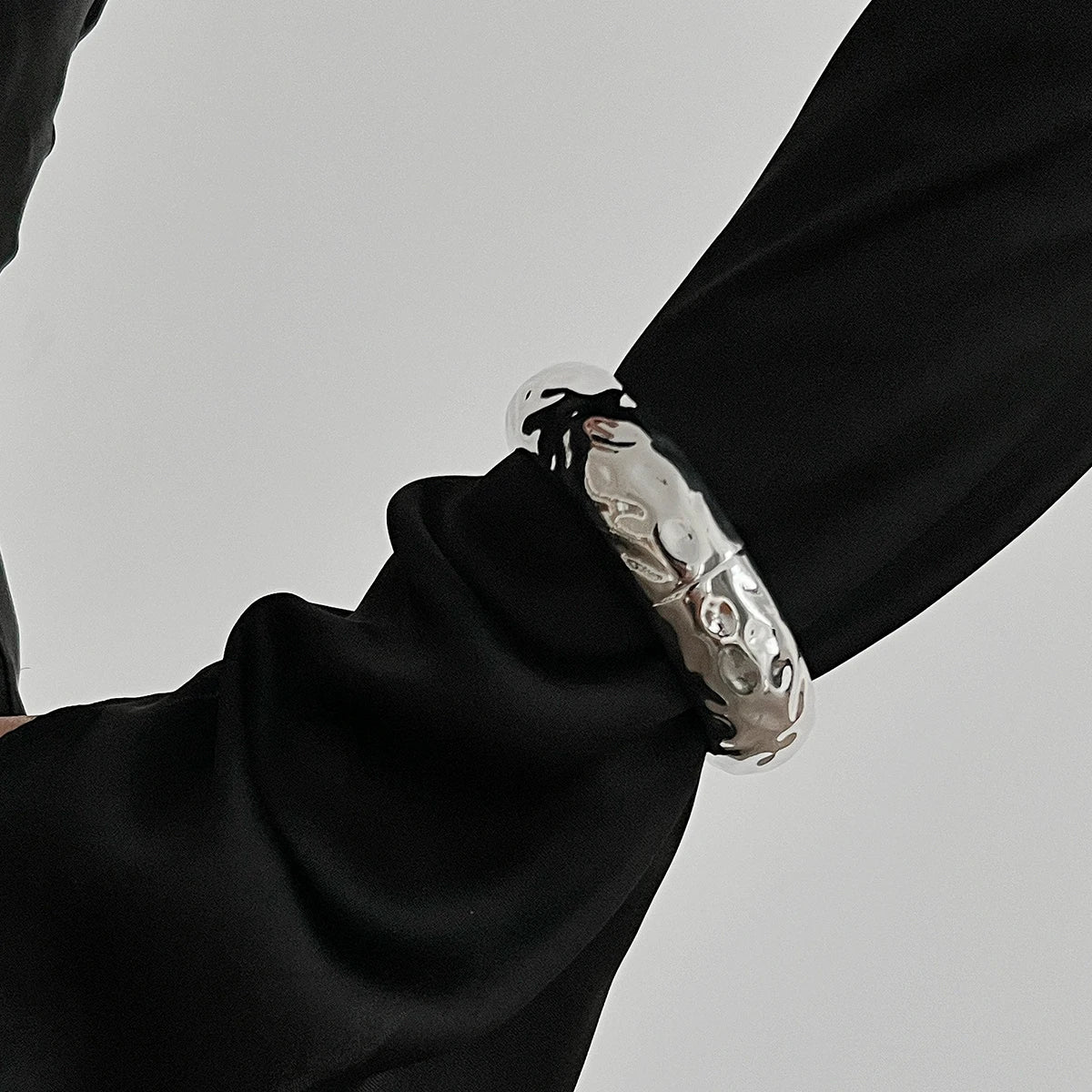 Geometric Chunky Wide Ring - VEYAROSE