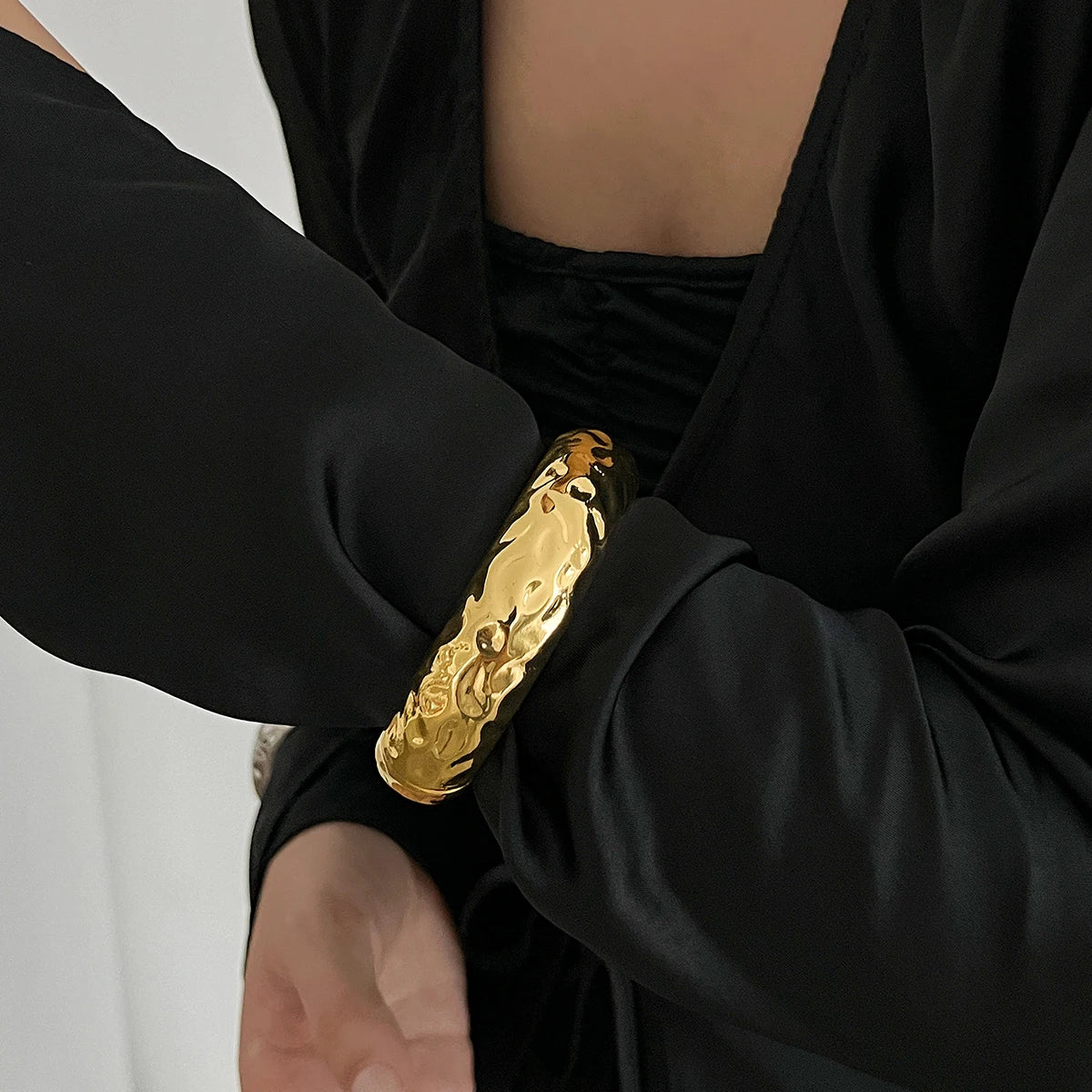 Geometric Chunky Wide Ring - VEYAROSE