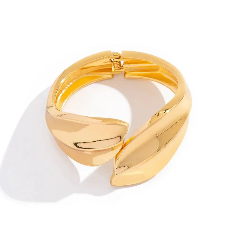 Chunky Wide Cuff Bracelet - VEYAROSE