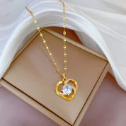 Pearl Heart Necklace - VEYAROSE