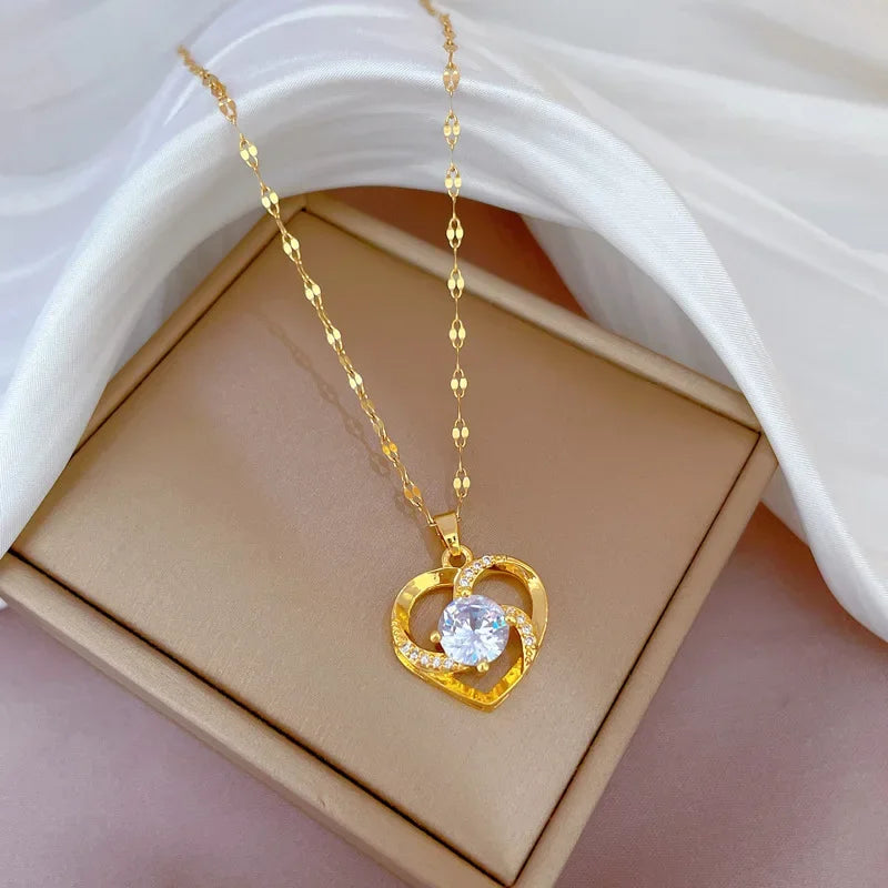 Pearl Heart Necklace - VEYAROSE