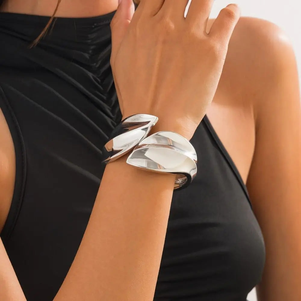 Chunky Wide Cuff Bracelet - VEYAROSE