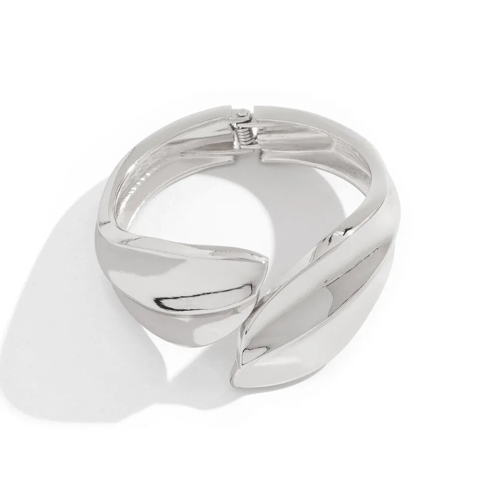 Chunky Wide Cuff Bracelet - VEYAROSE