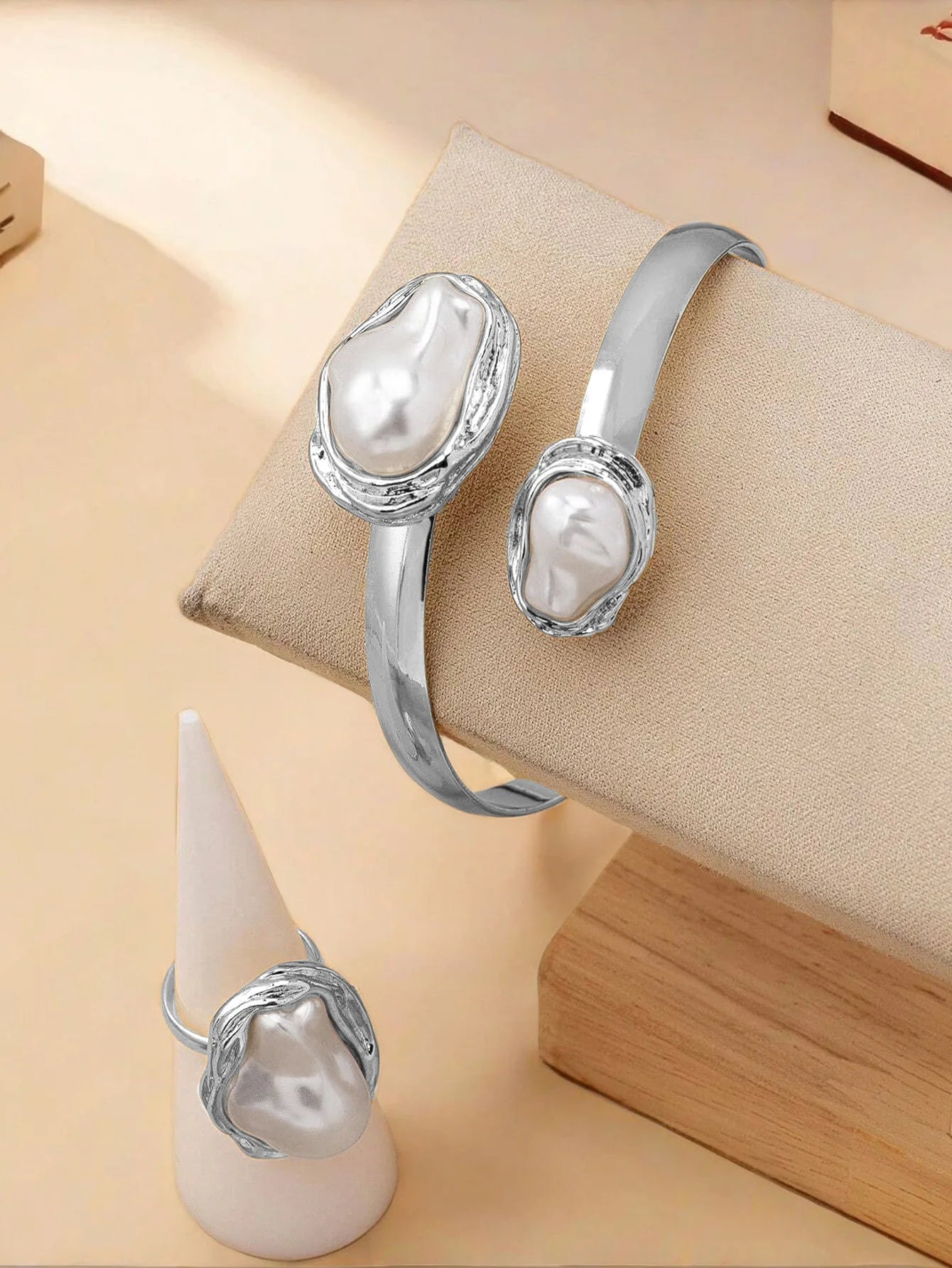 Pearl Ring - VEYAROSE