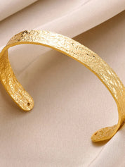 Exquisite Classic Cuff Bracelet - VEYAROSE