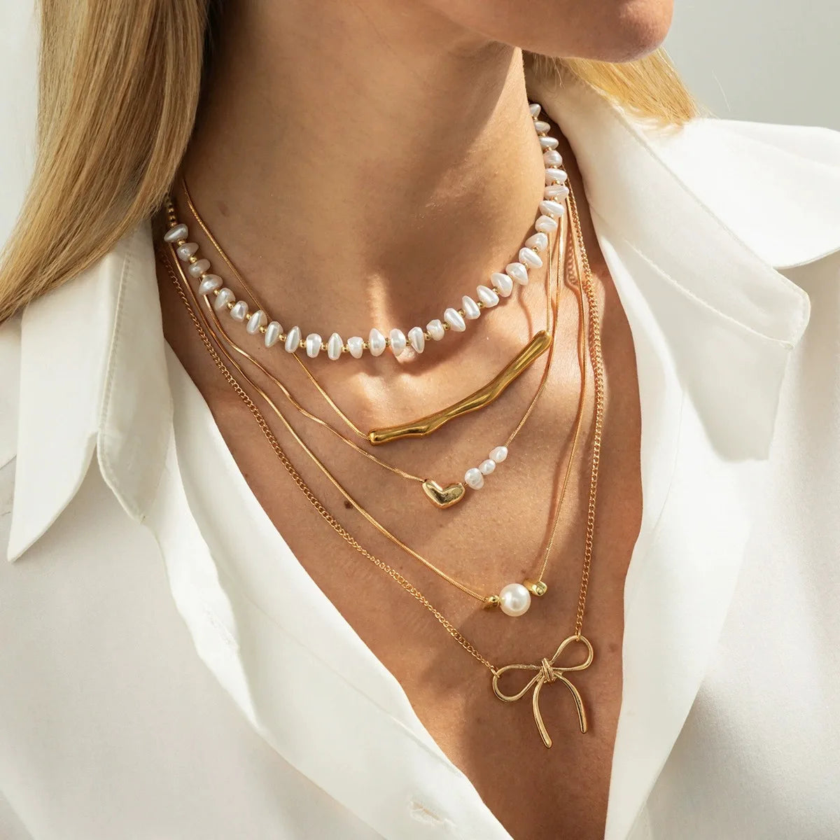 Pearl Baroque Bow Necklace - VEYAROSE