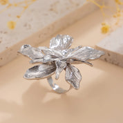 Flower Geometric Ring - VEYAROSE