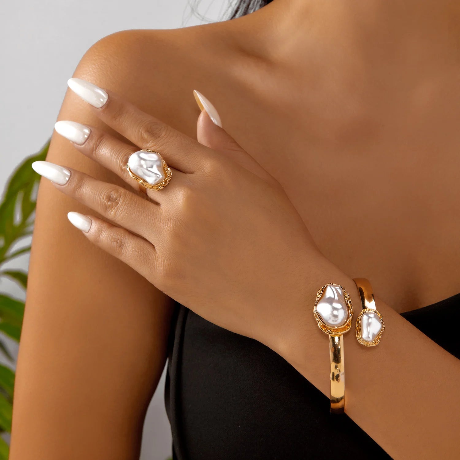 Pearl Baroque Cuff Jewelry Set - VEYAROSE